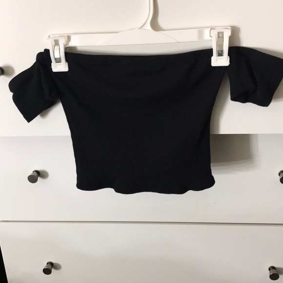 Tops - Black Cropped Top